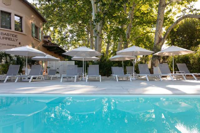 5 star Hotel with swimming pool near Aix en Provence, La Bastide Bourrely<br />
 