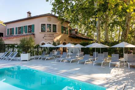 Hôtel 5 étoiles avec piscine près d'Aix en Provence, La Bastide Bourrelly