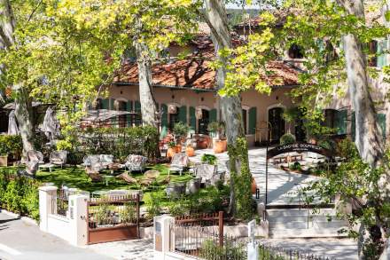 La Bastide Bourrely shaded patio